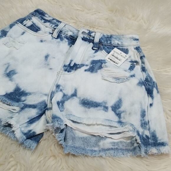 NWT BP. Destroyed High Rise Blue Bleach Dyed Jean Shorts Size 24" - Picture 3 of 11